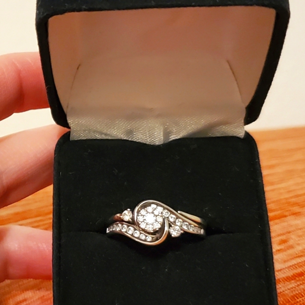 Engagement/ wedding ring
